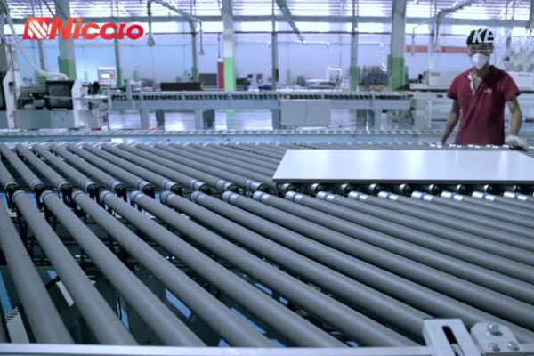 Field Operations of Lihong Machinery Edge Sealing Machine Furniture Factory
